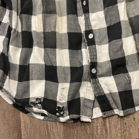 DO+BE Distressed Plaid Nirvana Flannel - Picture 2 of 6